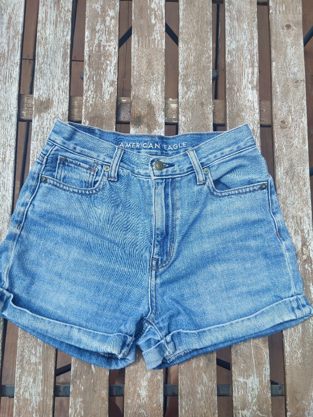 AE High Waisted Mom Denim Shorts Cuffed 100% cotton Light Blue